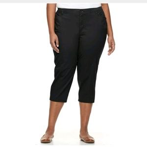 Croft & Barrow Women Plus Twill Utility Capris 24W